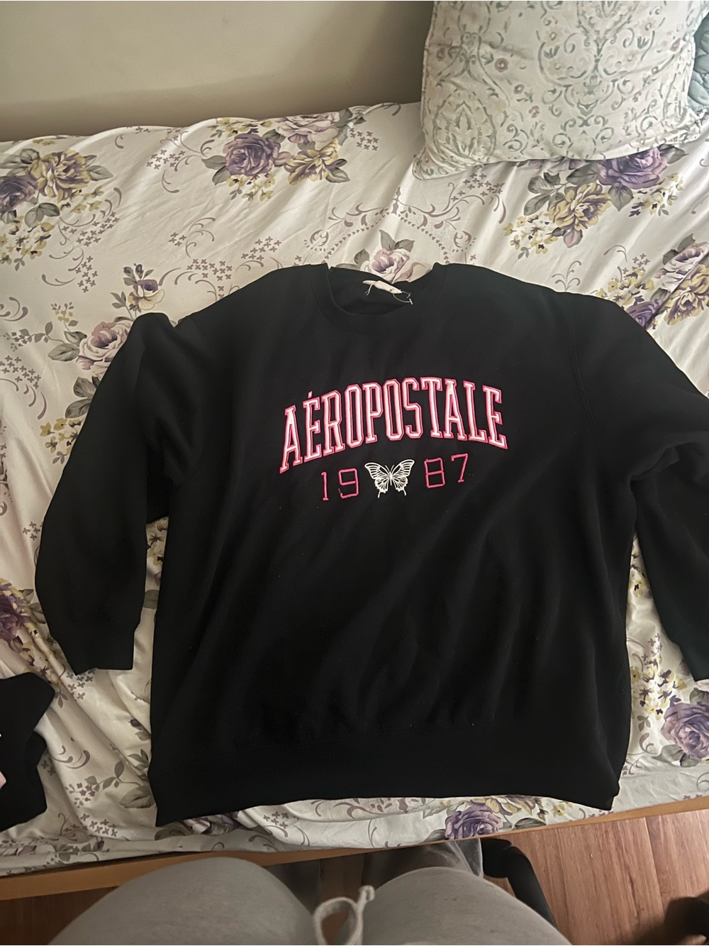 Aeropostale Black Crewneck Sweatshirt with Pink Logo